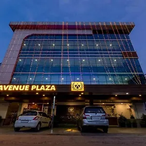 Airport Avenue Plaza Hotel
